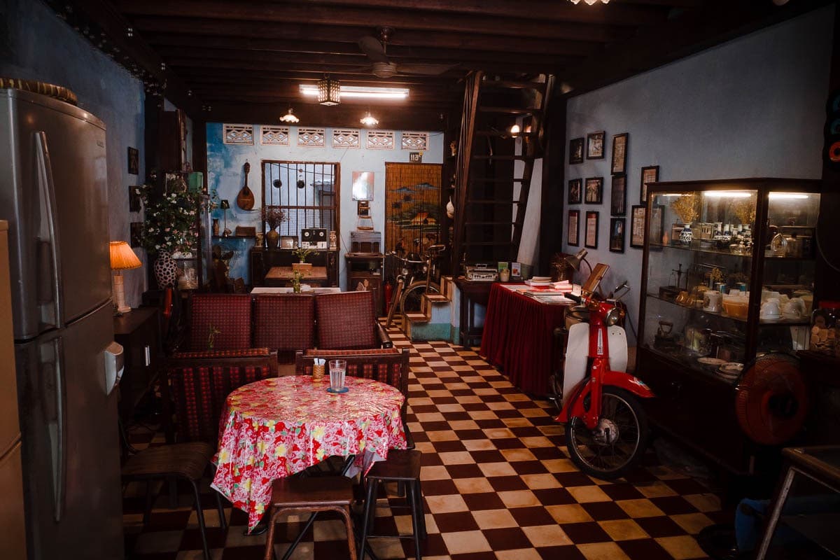 Image of Cà phê Đỗ-Phủ, cơm tấm Đại-Hàn